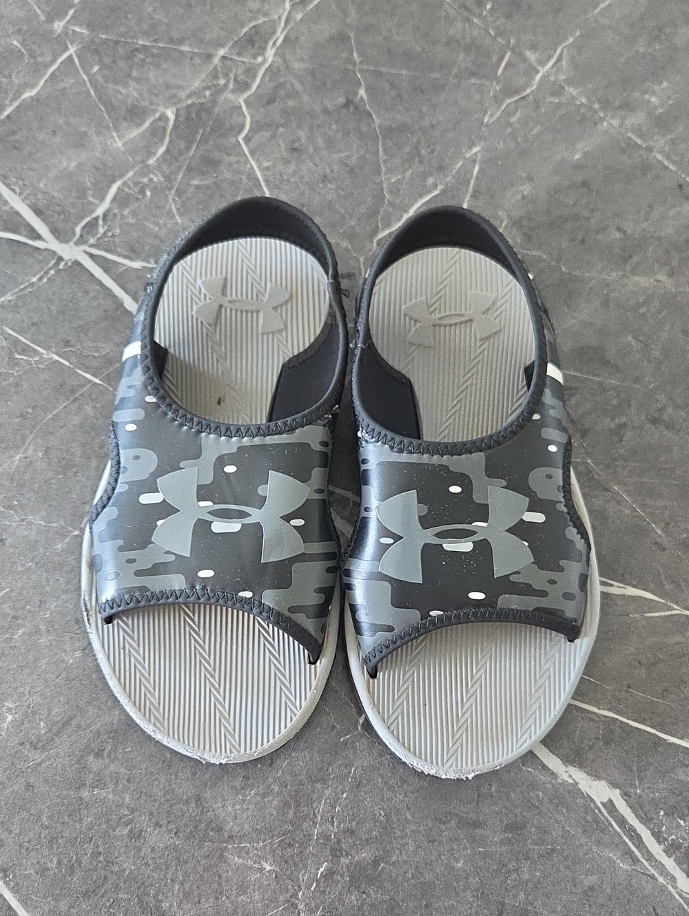 Under Armour Kids Black & Gray Camo Slide Sandals Size 2